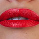 AVON Powerstay Flüssige Lippenfarbe High Voltage Spark - Scarlet Flame